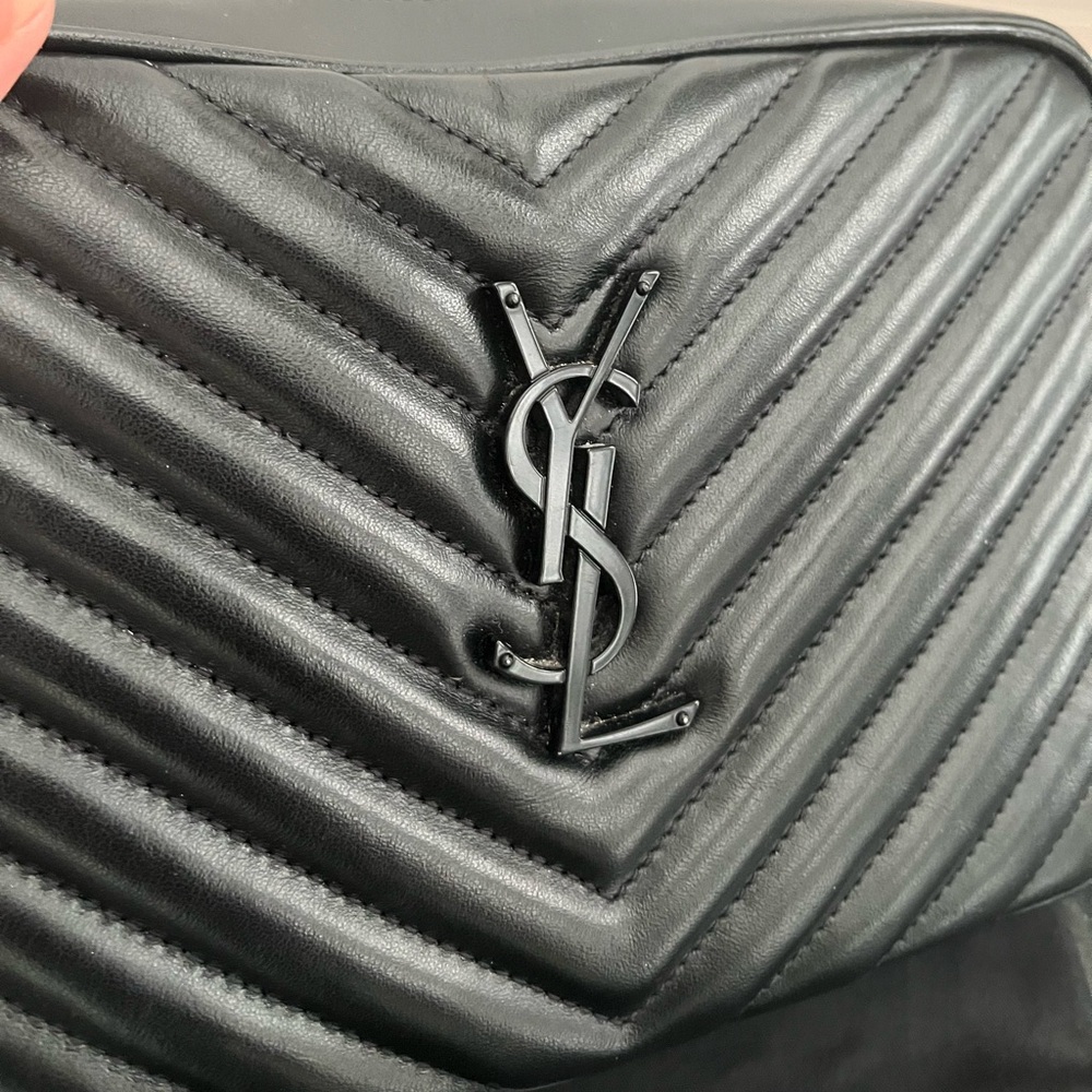 SAINT LAURENT LOU CAMERA BAG IN QUILTED LEATHER - Picture 3 of 17